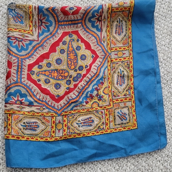 Liberty Scarf Paisley Design made in England - Picture 2 of 3